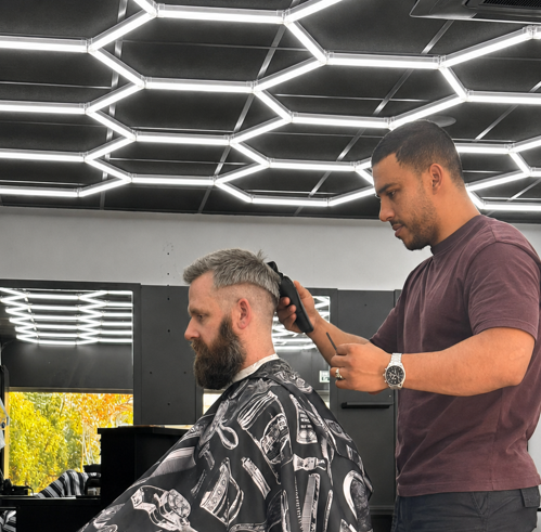 Fauteuil de coiffure chez F&S Coiffure