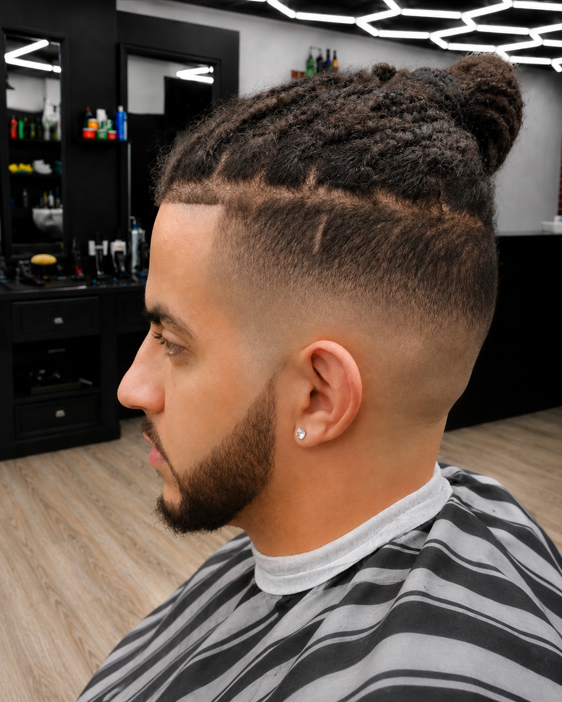 Barbe structurée et contours précis réalisés par Reda