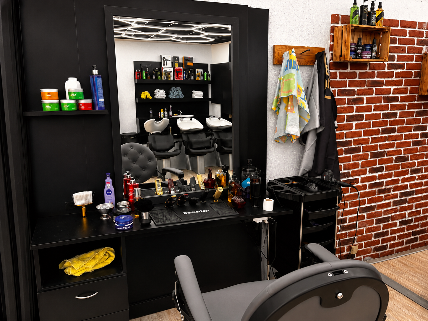 Reda, coiffeur chez F&S Coiffure à Annecy